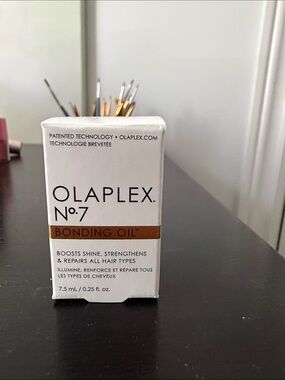 OLAPLEX No.7 Bonding Oil Box - 7.5ml
